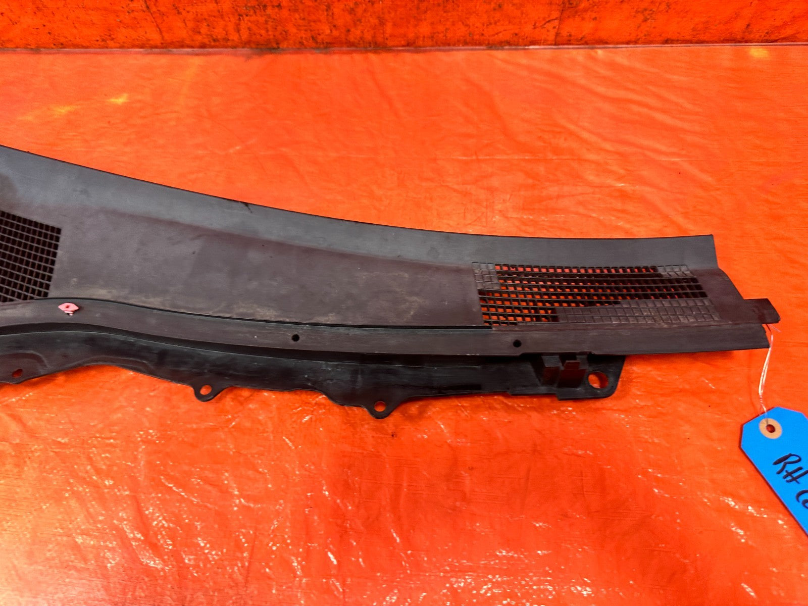 08 15 INFINITI G37 & Q60    2D COUPE   PASSENGER RIGHT WIPER COWL TRIM OEM #3293