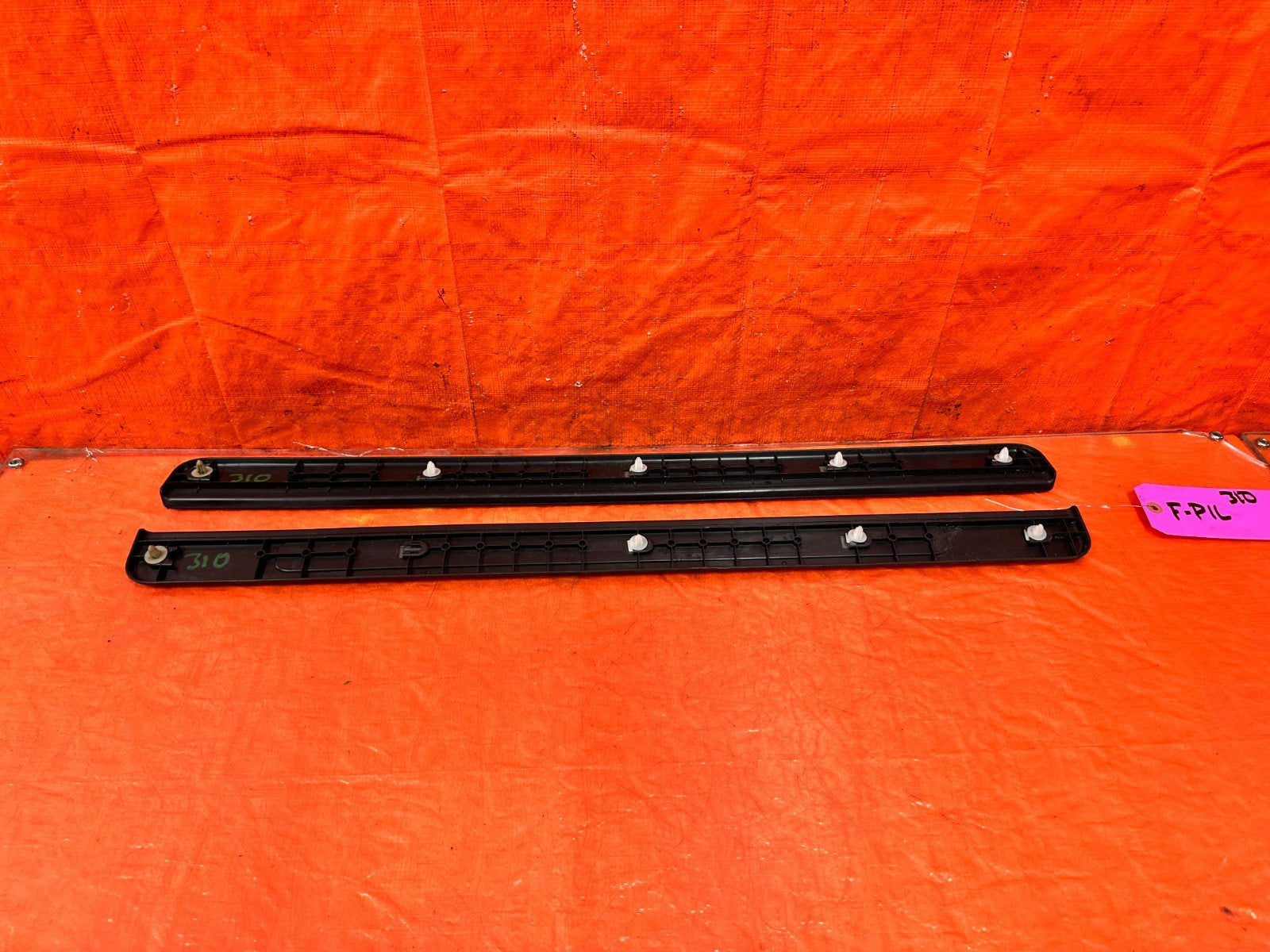 09 15 INFINITI G37 CONVERTIBLE LEFT AND RIGHT FLOOR PILLARS SCUFF PLATE SET 3101