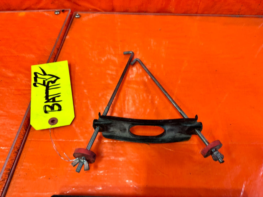 93 97 HONDA DEL SOL   BATTERY TRAY TRIM AND TIE DOWN   OEM #2723