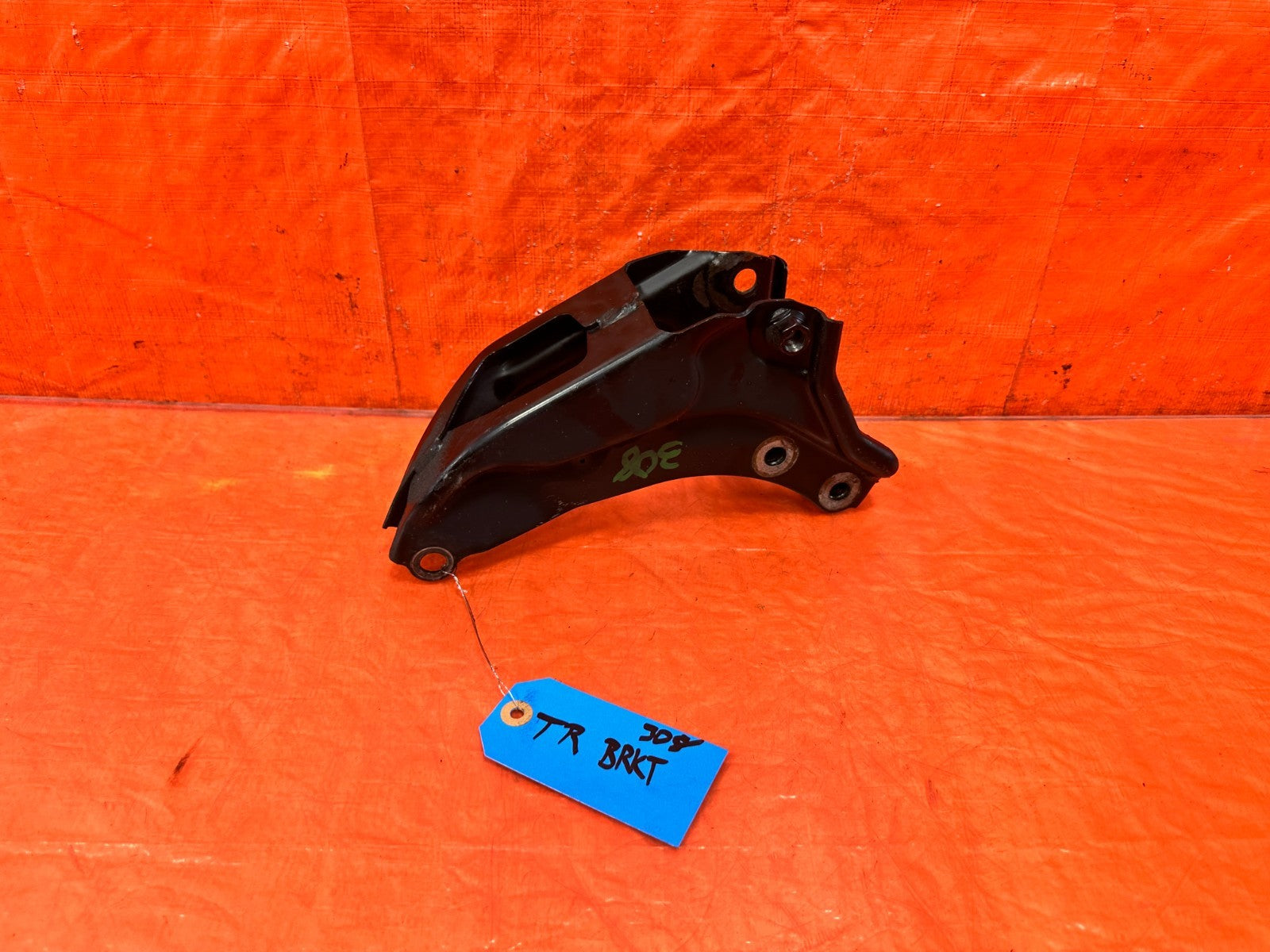 02 06 ACURA RSX MANUAL   5 & 6 SPEED TRANSMISSION MOUNT BRACKET OEM #3080