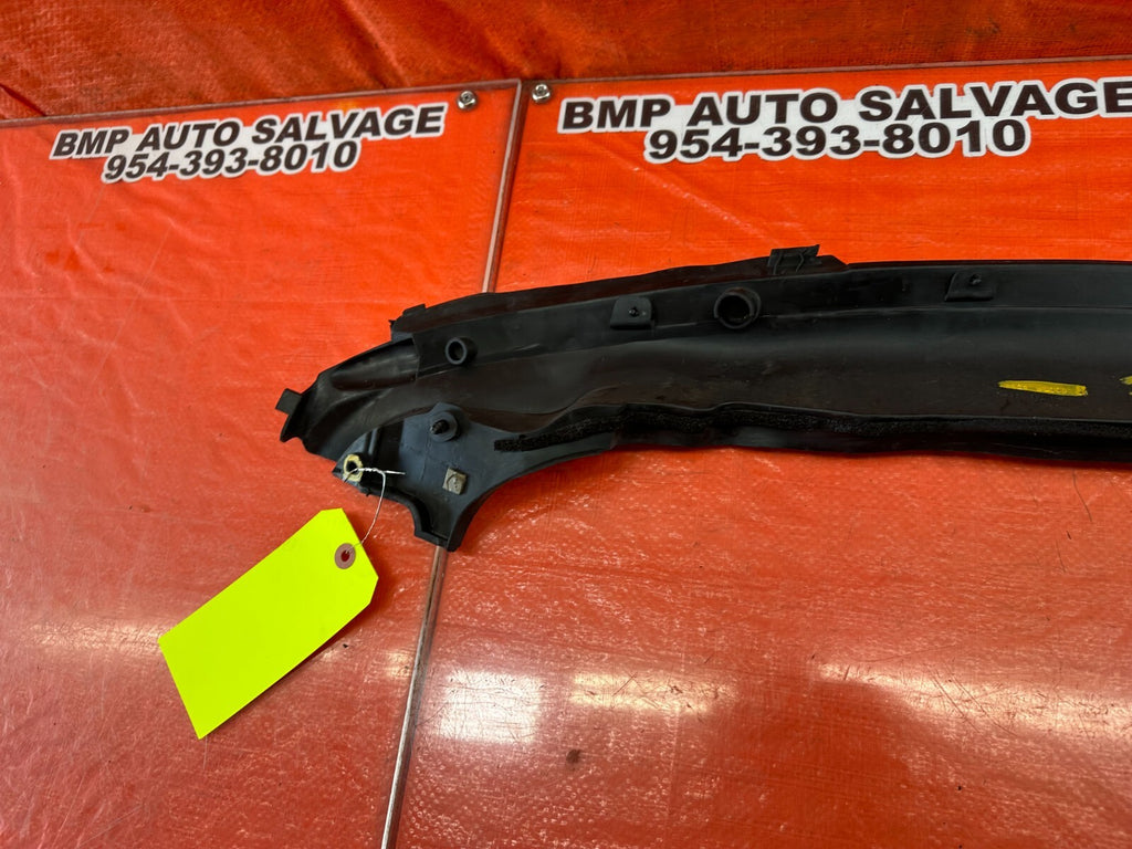 08 15 INFINITI G37 & Q60 COUPE DRIVER LEFT FRONT   FENDER SEAL TRIM GASKET #24510
