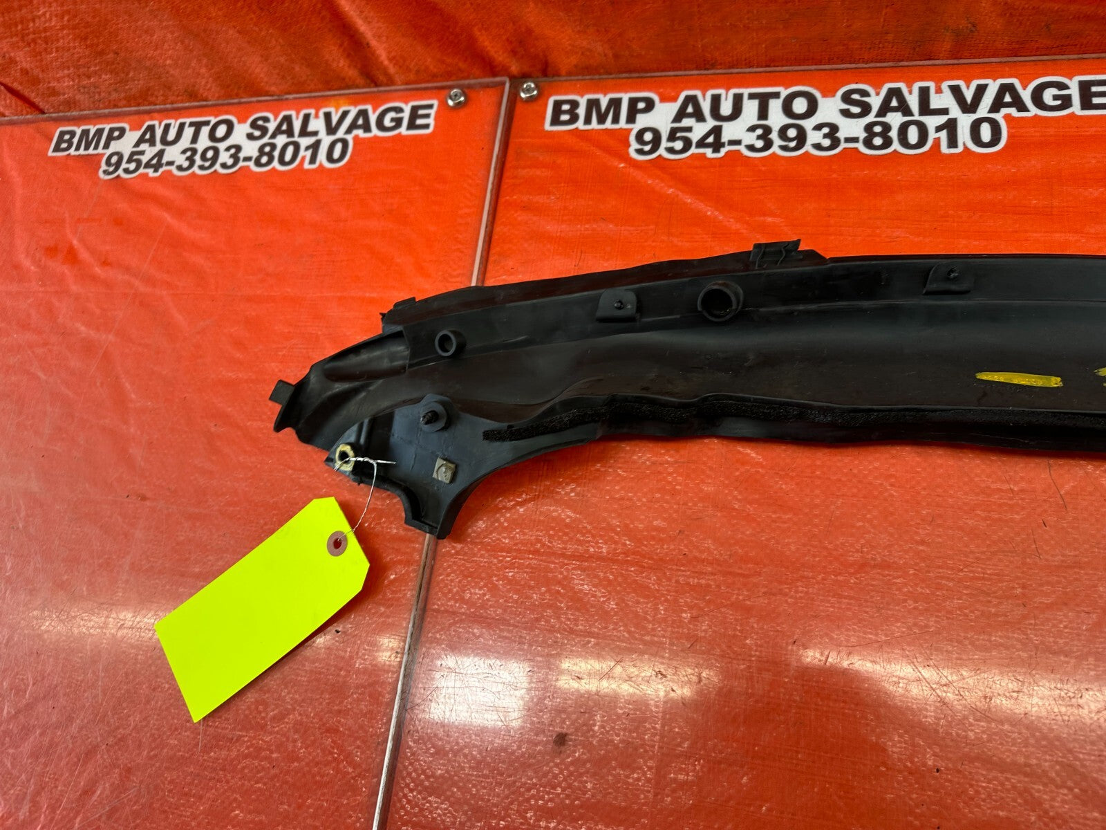 08 15 INFINITI G37 & Q60 COUPE DRIVER LEFT FRONT   FENDER SEAL TRIM GASKET #24510