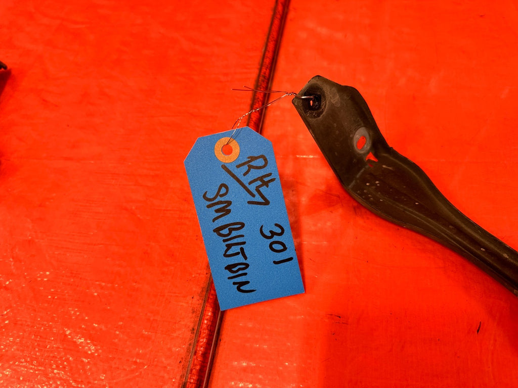 97 01 HONDA CR V CRV PASSENGER RIGHT FENDER BRACKET FENDER STAY BRACKET OEM 3013
