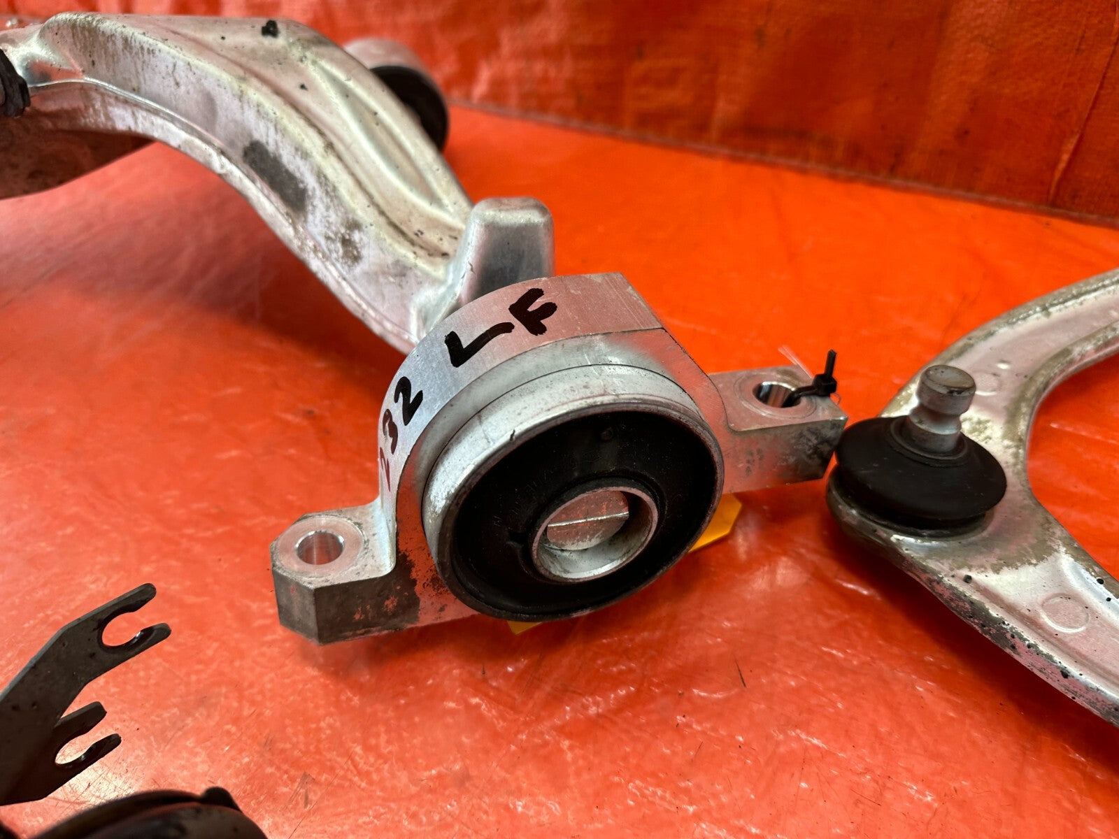 08 15 INFINITI G37 COUPE S   LEFT FRONT SPINDLE W/ CONTROL ARMS & SHOCK OEM #23218