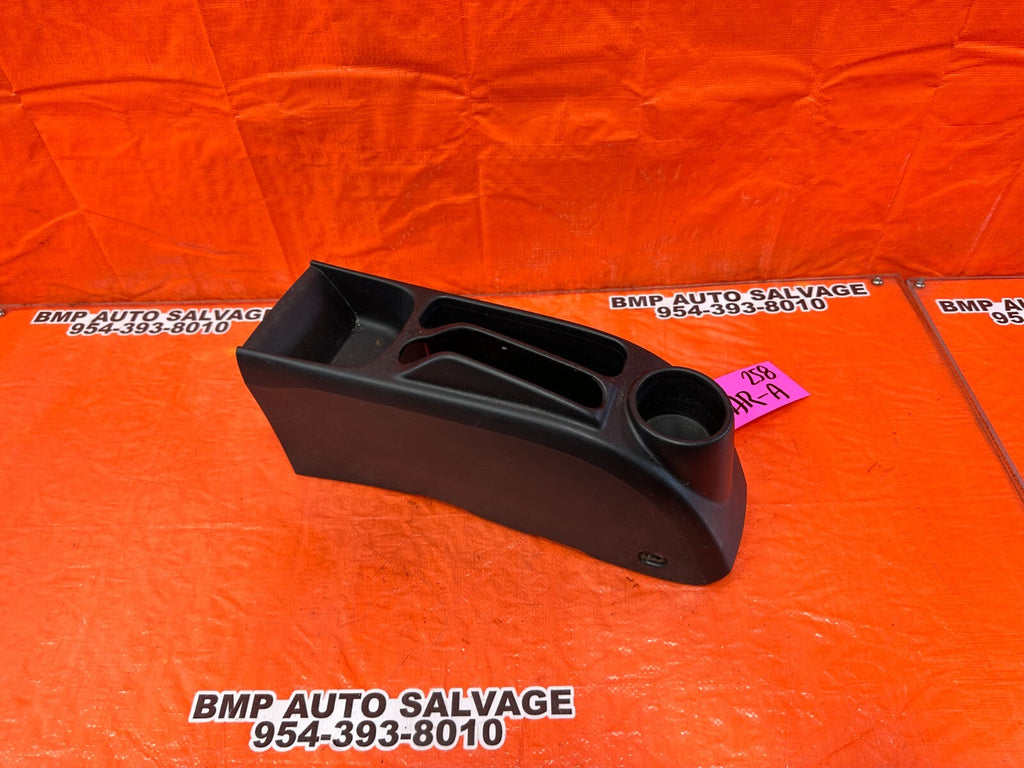 02 05 HONDA CIVIC SI EP3   ARM REST CENTER CONSOLE   REAR PORTION   OEM #2580