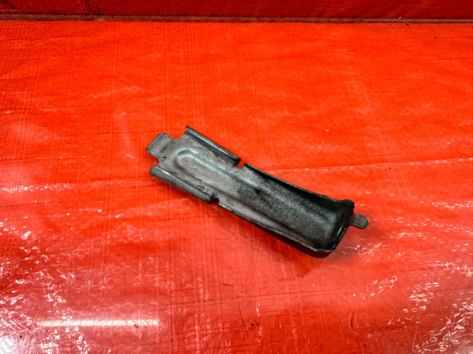 04 08 ACURA TSX   POWER STEERING PUMP TANK BOTTLE MOUNTING BRACKET   OEM #2055