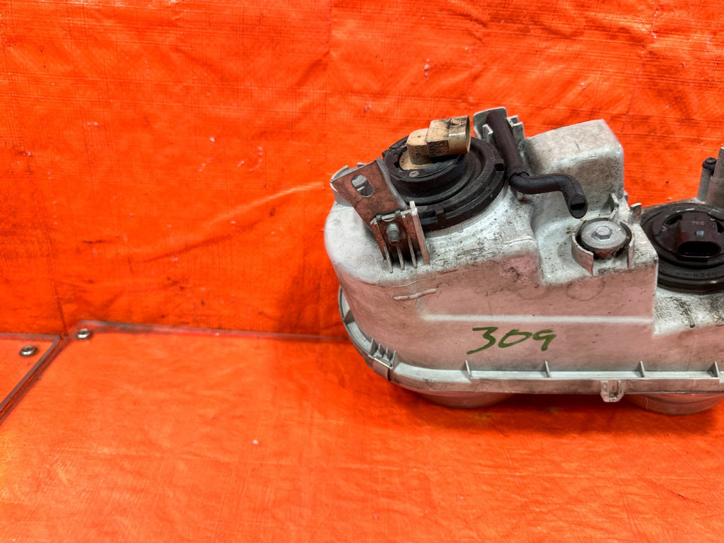 94 97 ACURA INTEGRA HEADLIGHTS HEADLAMPS   LEFT AND RIGHT HEADLIGHT SET OEM 30915