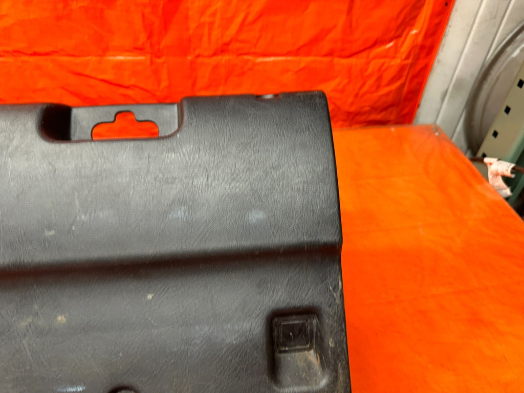 97 01 HONDA PRELUDE 2.2L REAR TRUNK LATCH STRIKER COVER TRIM PLASTIC OEM #3367