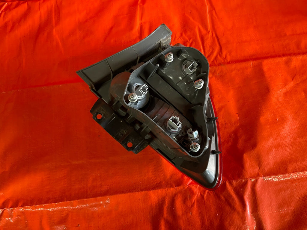 06 08 HONDA CIVIC   4 DOOR SEDAN   DRIVER LEFT OUTER TAIL LIGHT LAMP   OEM OE *9