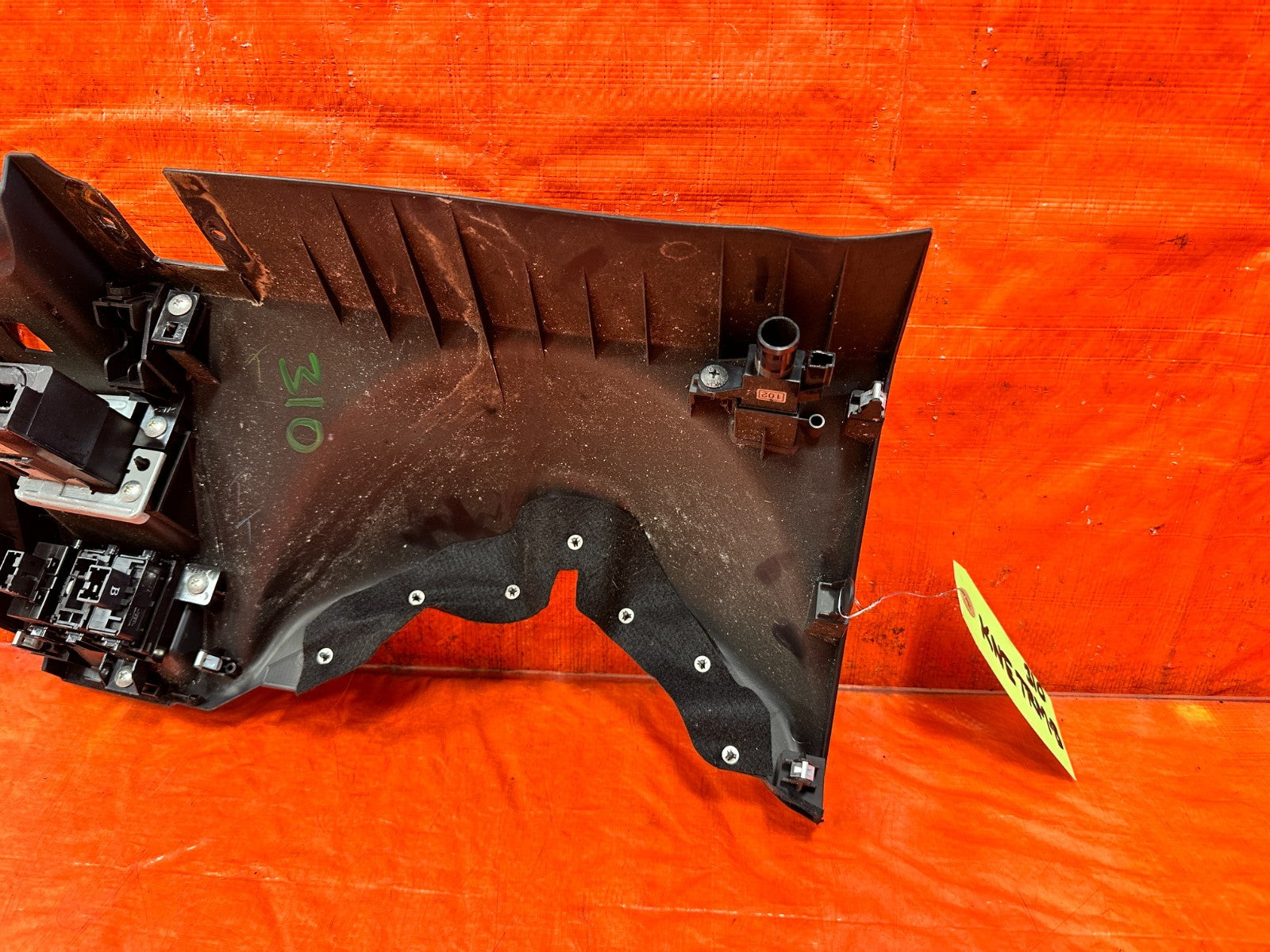 08 15 INFINITI G37 Q60 COUPE   KNEE TRIM UNDER STEERING COLUMN LOWER COVER   3107