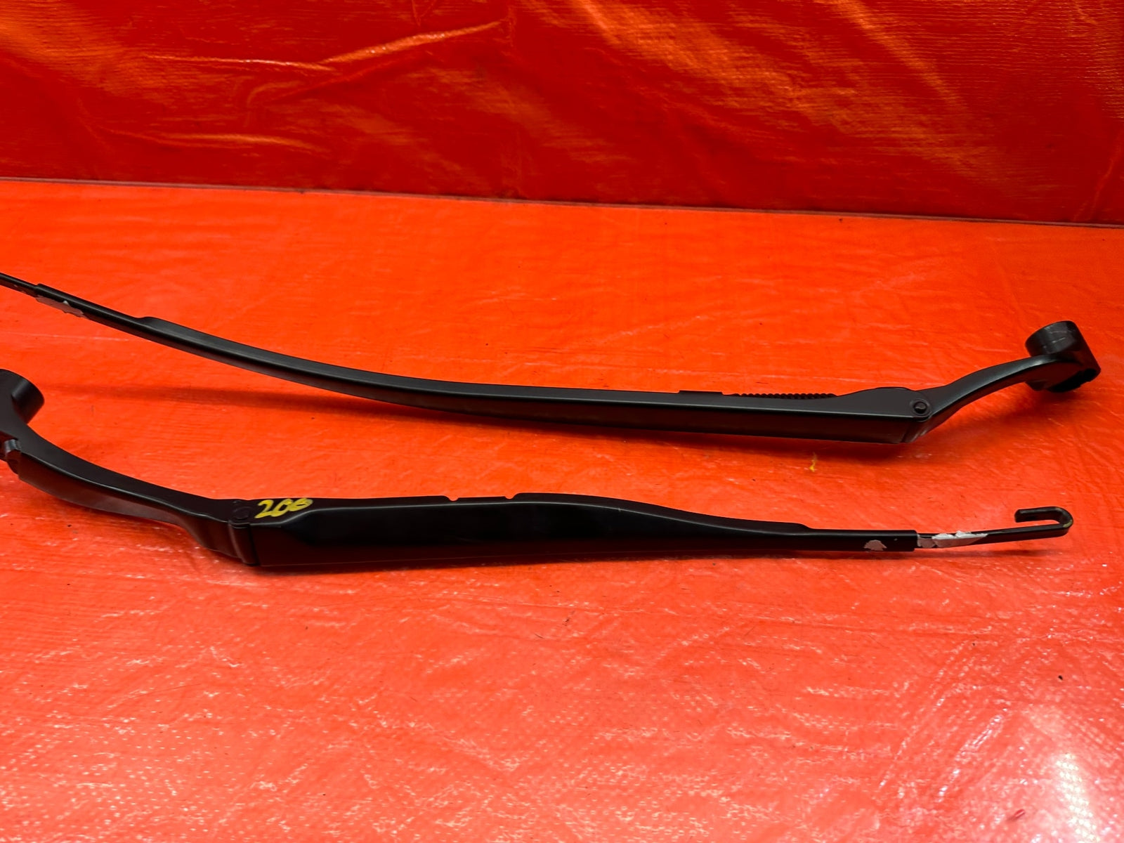 17 20 INFINITI Q60   LEFT & RIGHT WINDSHIELD WIPER ARMS   OEM FACTORY #2006