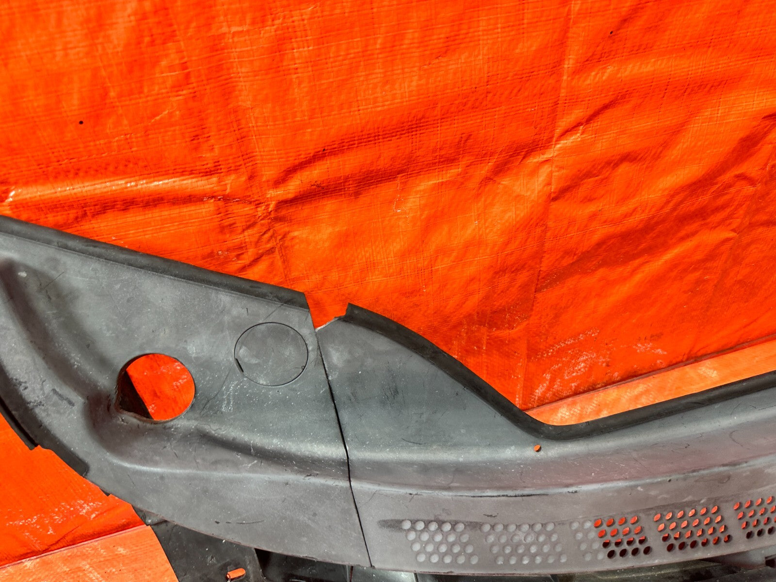06 11 CIVIC 4D SEDAN   CENTER WINDSHIELD WIPER COWL TRIM PLASTIC OE OEM FA5 FLAW7