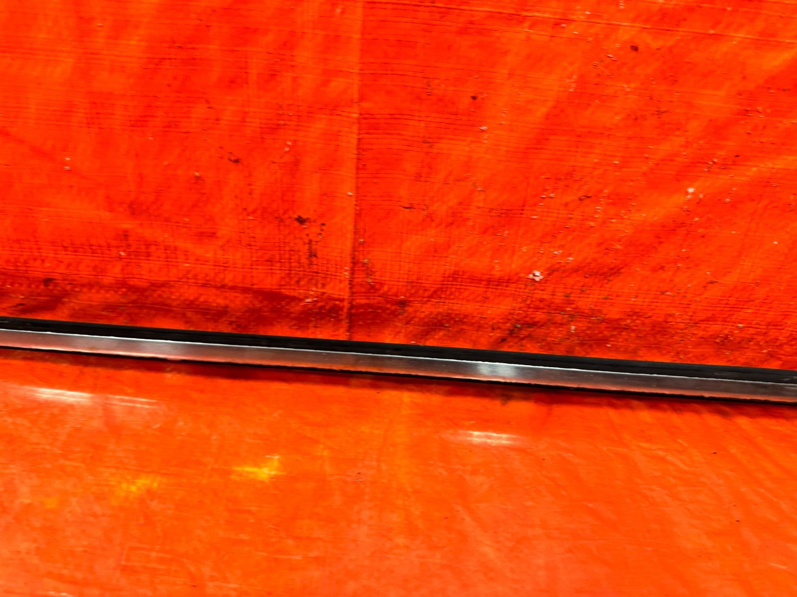 02 05 HONDA CIVIC SI EP3 HATCH   DRIVER LEFT EXTERIOR WINDOW GLASS TRIM OEM 3063