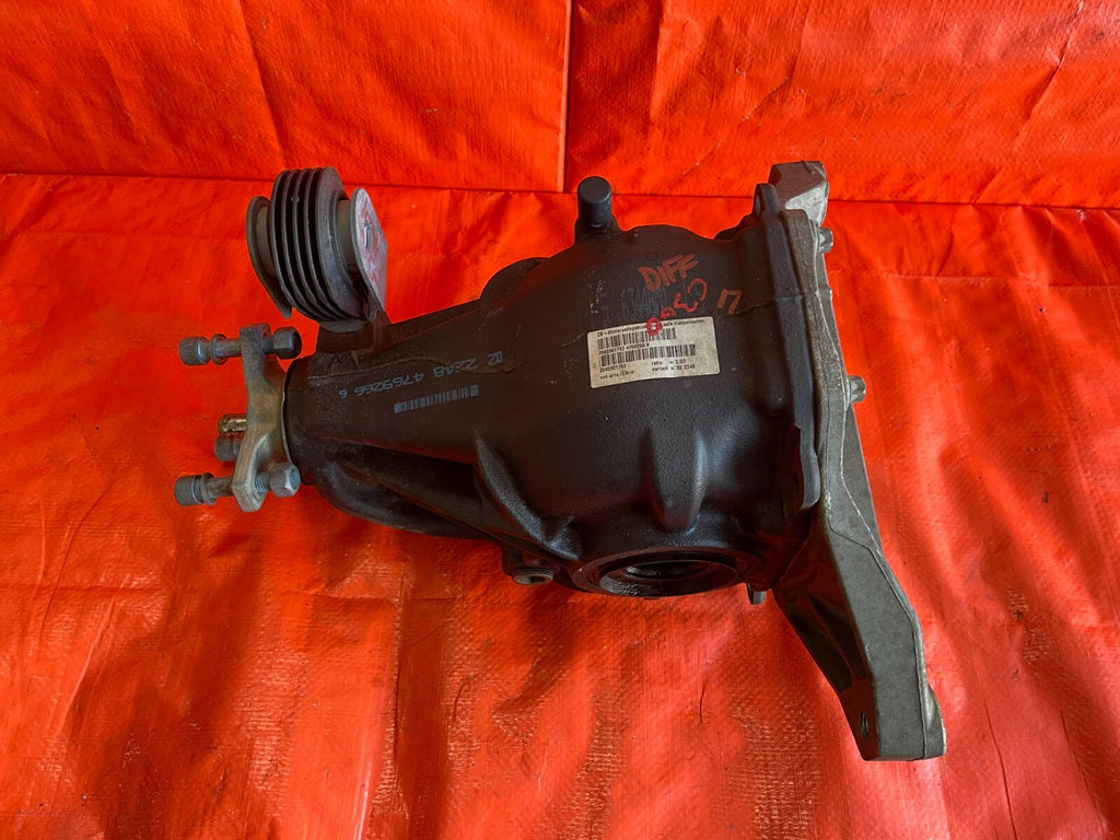 16 17 MERCEDES BENZ C300 W205   4MATIC   REAR DIFFERENTIAL CARRIER PUMPKIN OEM  2