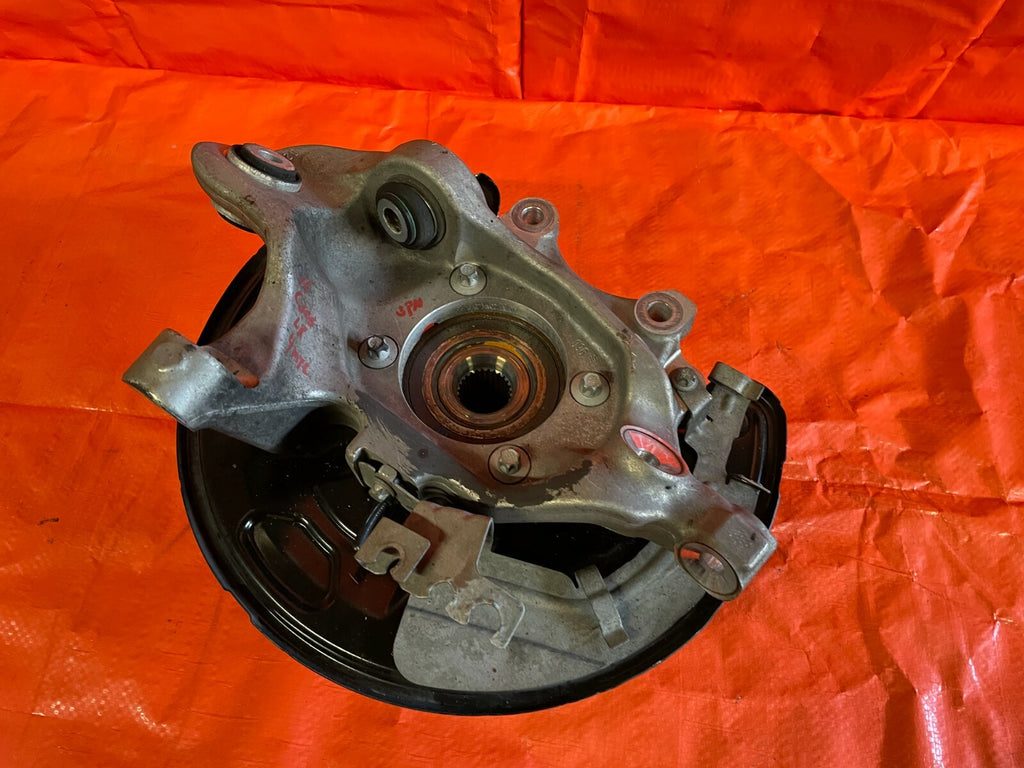 15 20 MERCEDES BENZ C300 W205 4MATIC   DRIVER LEFT REAR SPINDLE KNUCKLE HUB OEM5