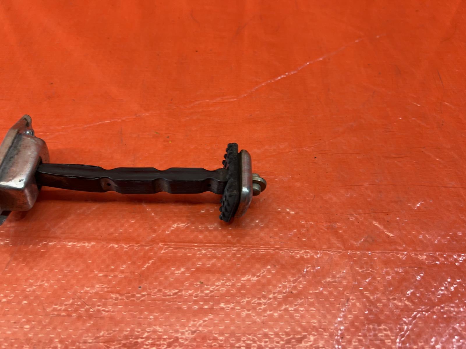 06 11 CIVIC 4D SEDAN   DRIVER LEFT FRONT DOOR CHECKER HINGE ARM STOPPER OEM #1555