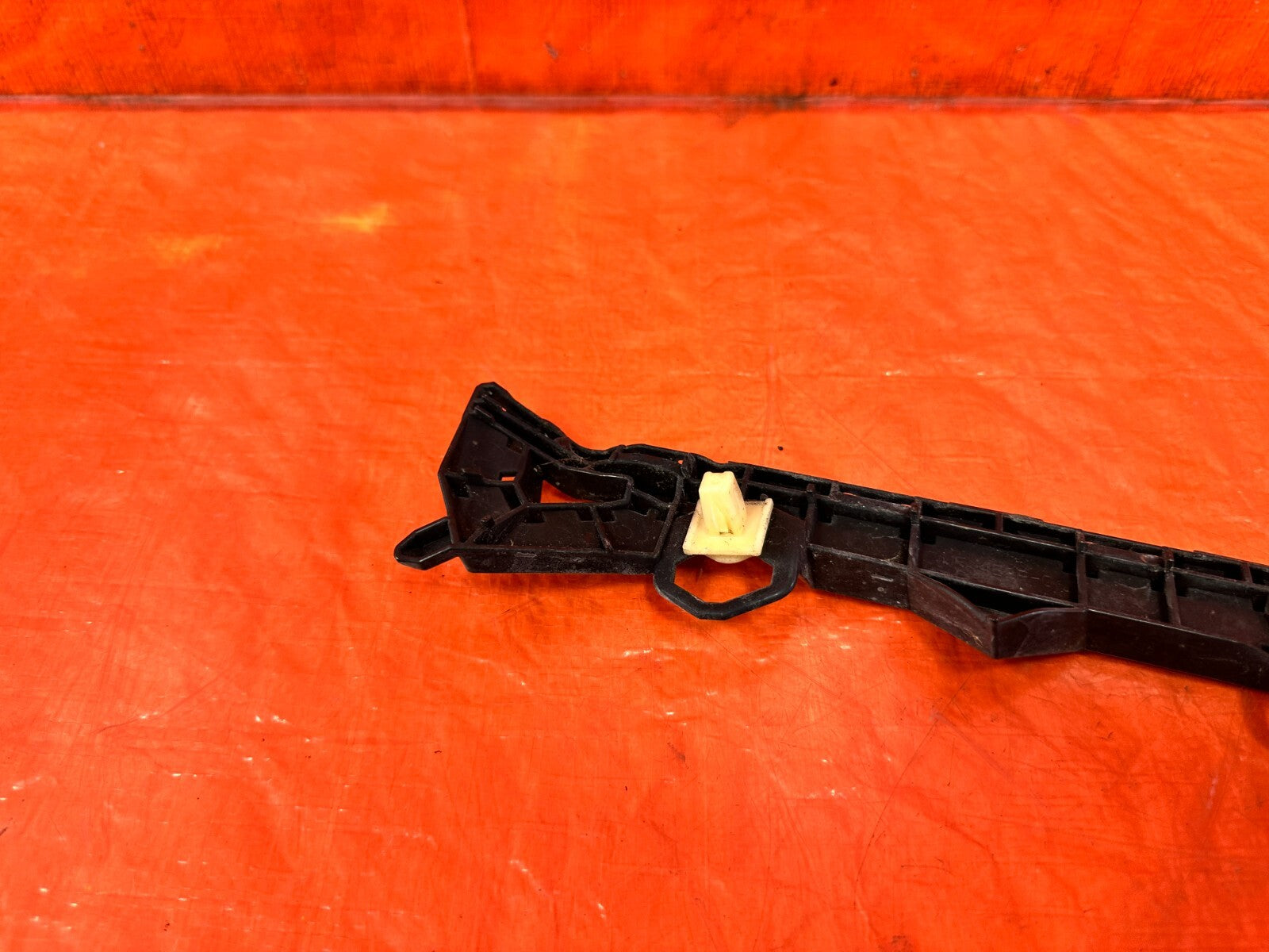 FRS BRZ & 86   LEFT REAR   BUMPER BRACKET CLIP SPACER RETAINER OEM #2933