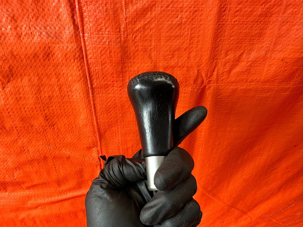 04 05 ACURA TSX   AUTOMATIC SHIFT KNOB GEAR SELECTOR KOB   OEM FACTORY #2056