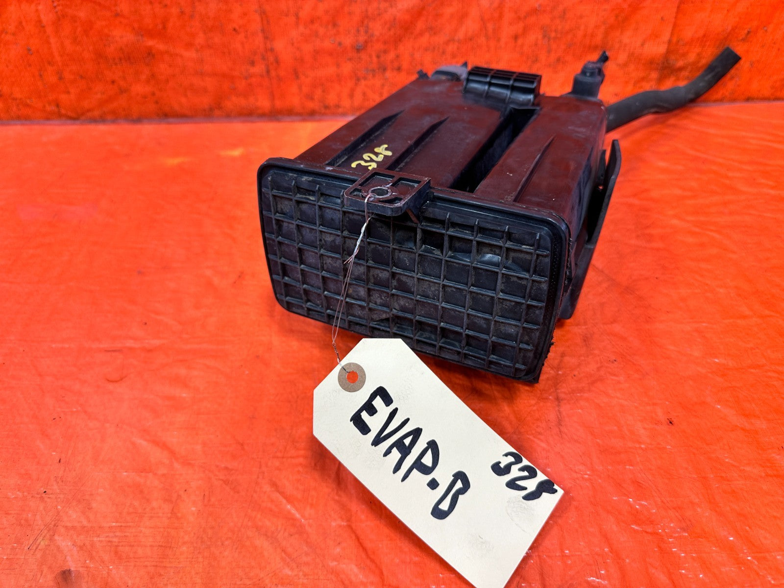 08 15 INFINITI G37 2D COUPE   FUEL VAPOR CHARCOAL EVAP TANK CANISTER  OEM 3284