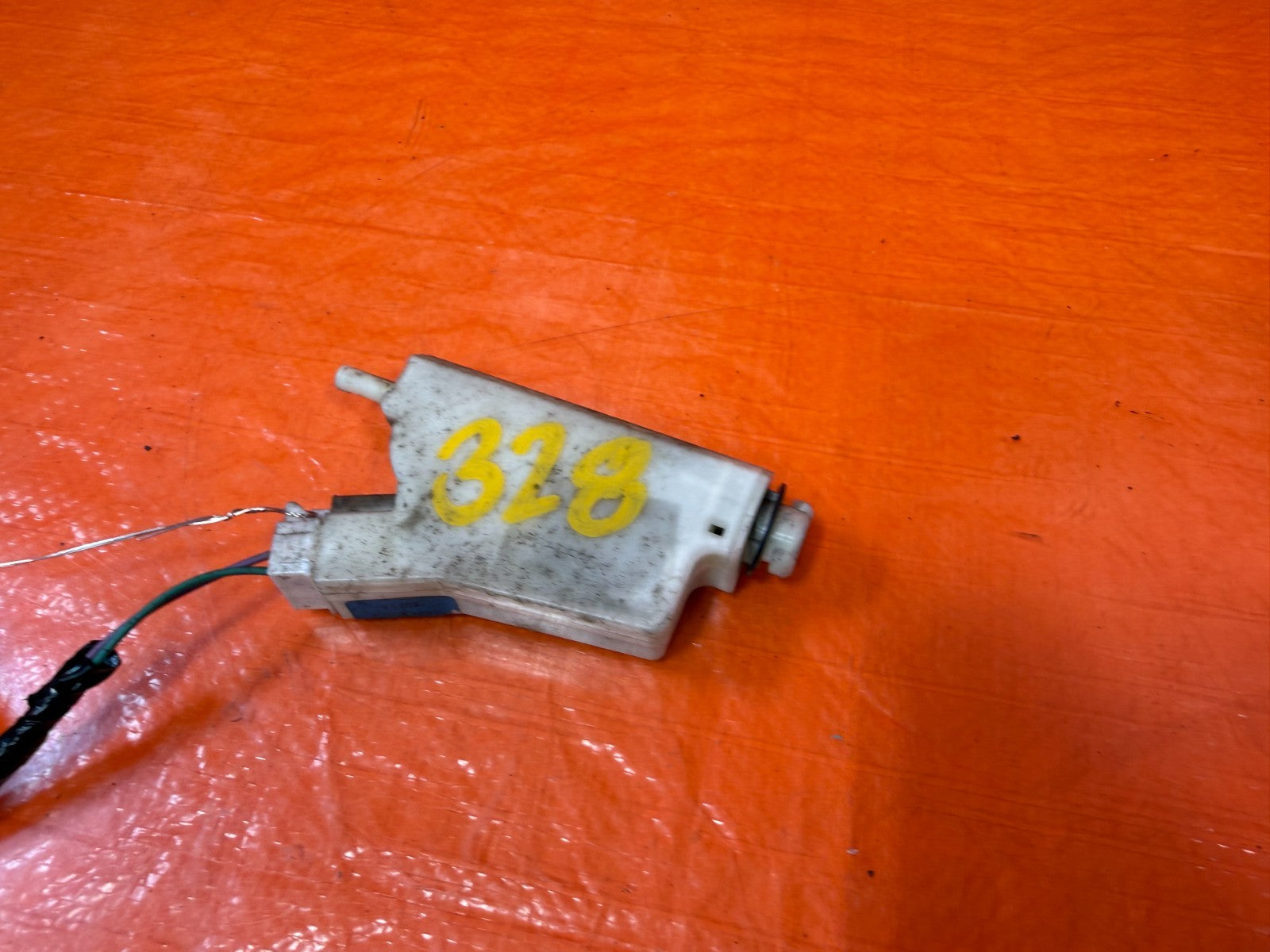 08 15 INFINITI G37 & Q60    2D COUPE   FUEL LID RELEASE MOTOR PUMP SWITCH   3284