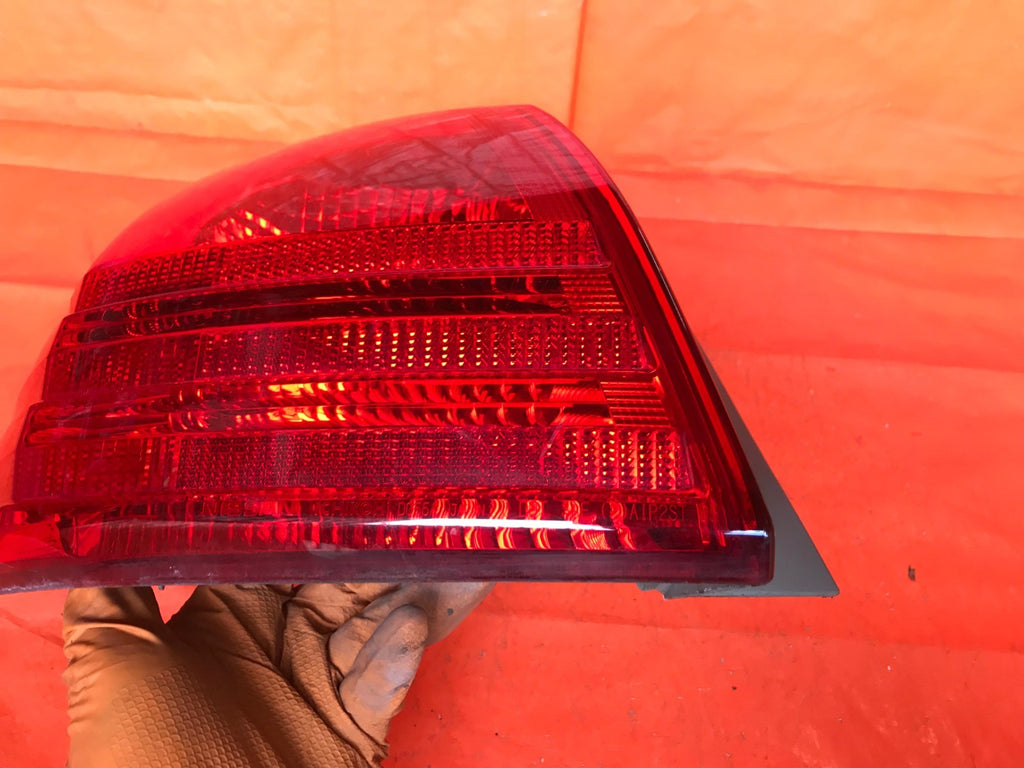 OEM 2010 2011 2012 NISSAN ROGUE DRIVER LEFT OUTER TAIL LIGHT LAMP L LH 10 11 121