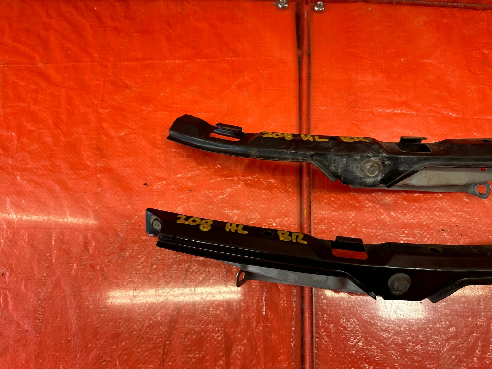 96 98 HONDA CIVIC HEADLIGHT BRACKET SET LEFT & RIGHT BRACKETS   ALL 4   OEM #2087