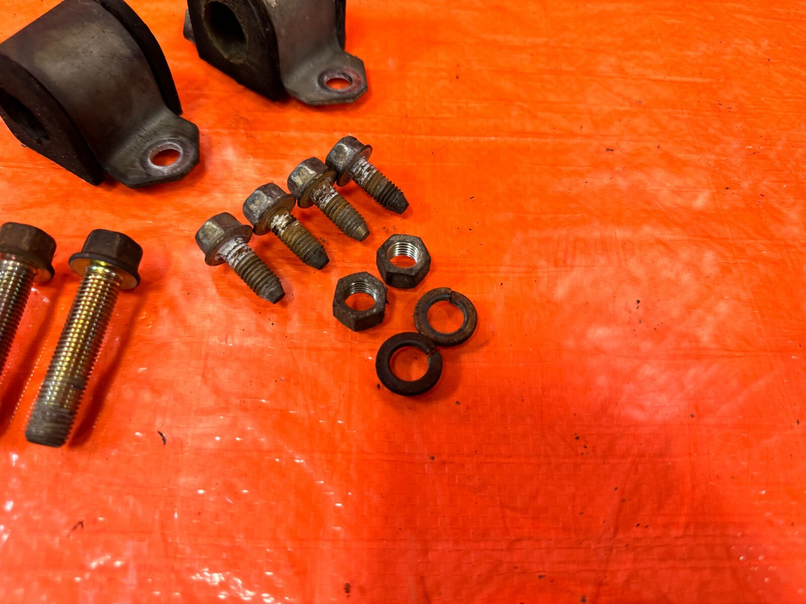 90 93 MAZDA MX 5 MIATA FRONT SWAY STABILIZER BRACKETS W BOLTS & BUSHINGS OEM 2674