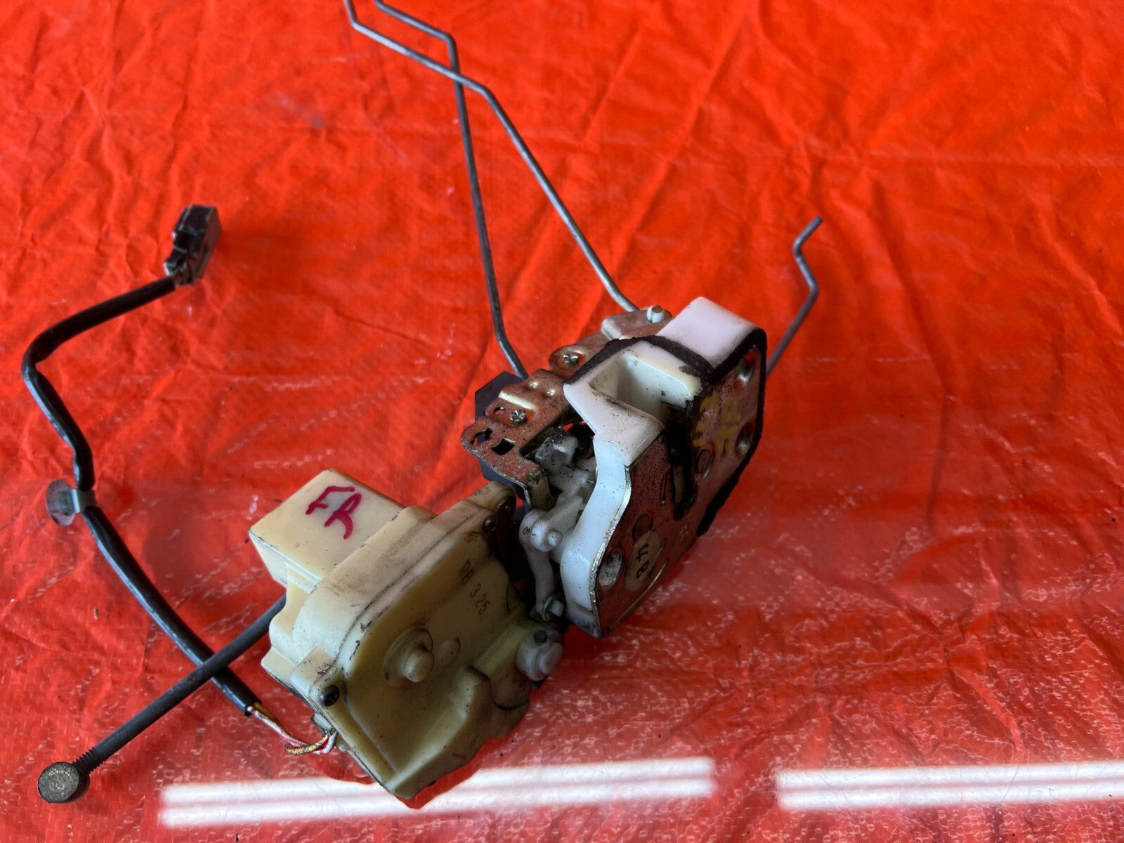 94 01 INTEGRA SEDAN   PASSENGER RIGHT FRONT DOOR LOCK ACTUATOR   OEM #1236