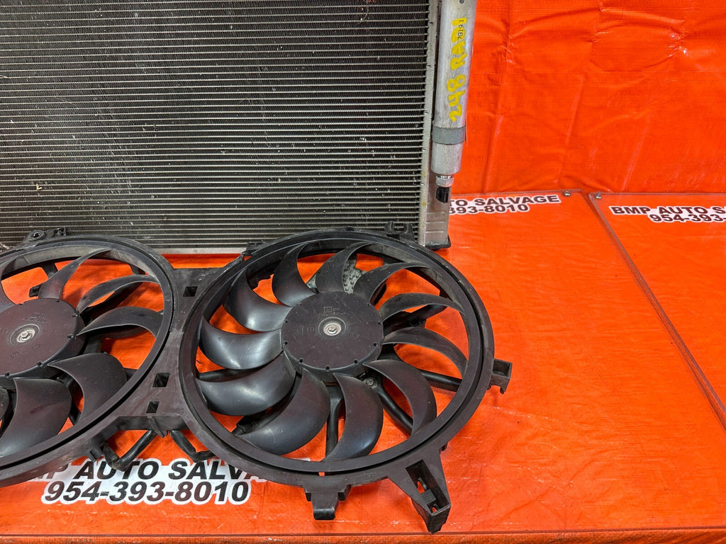 08 15 INFINITI G37 & Q60   6 SPEED MANUAL ONLY   RADIATOR W/ BOTH FANS OEM #24813