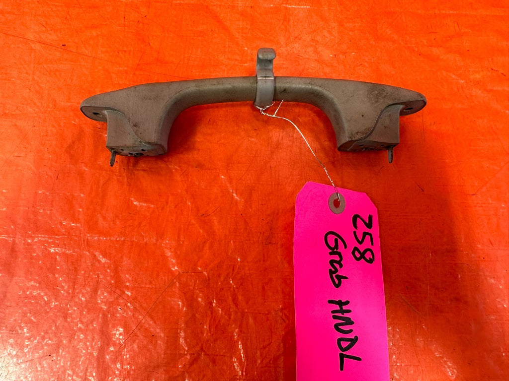 02 05 HONDA CIVIC SI EP3 HATCHBACK   INTERIOR GRAB HANDLE LEFT OR RIGHT OEM 2584