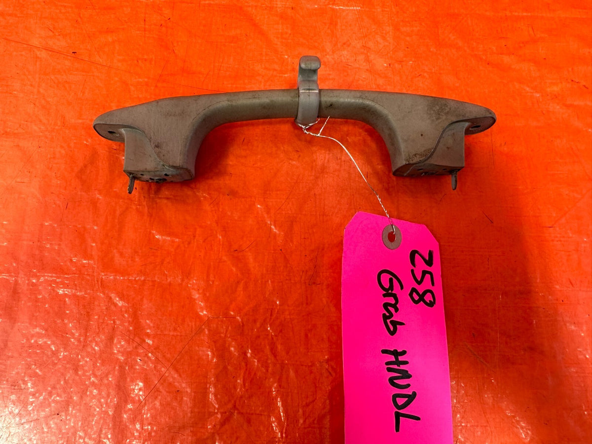 02 05 HONDA CIVIC SI EP3 HATCHBACK   INTERIOR GRAB HANDLE LEFT OR RIGHT OEM 2584