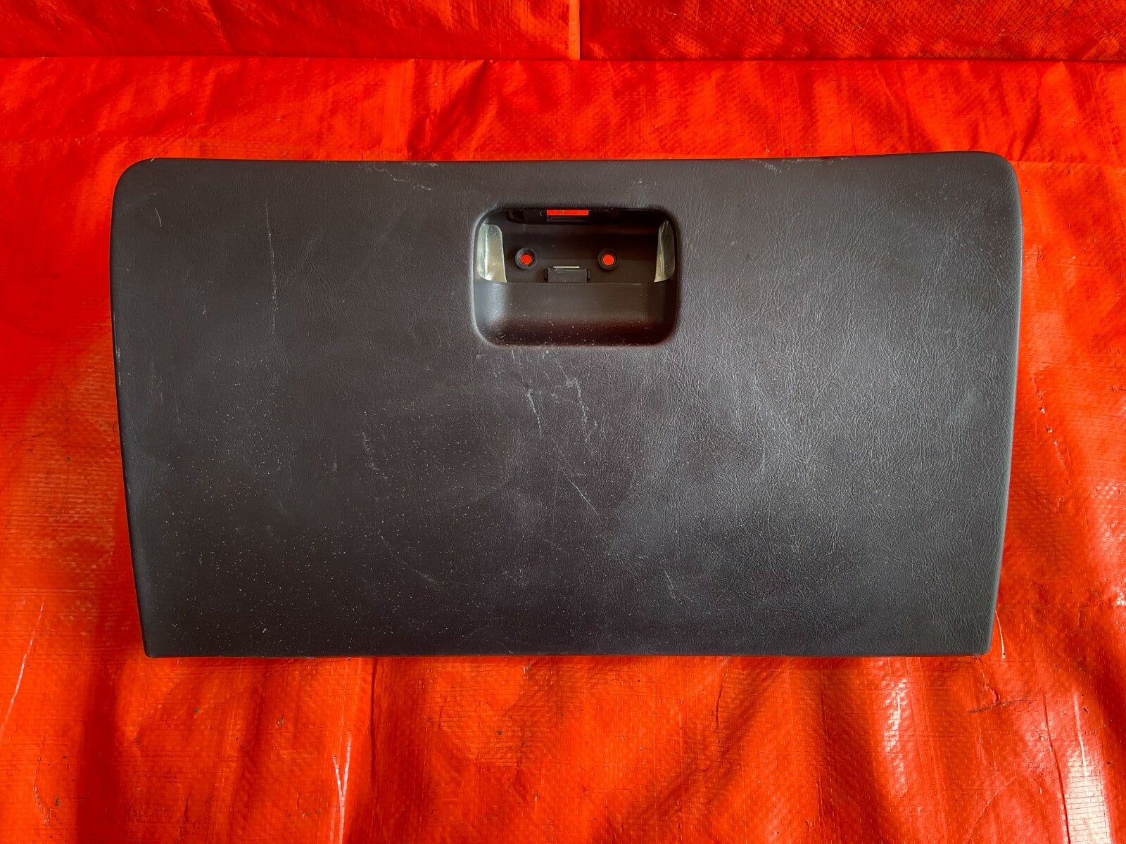 94 01 ACURA INTEGRA 2 & 4 DOOR   GLOVE BOX   BLACK   NO LOCK SET UP PRESENT   OE0
