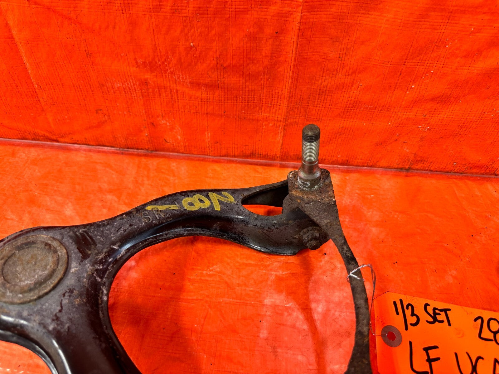 94 01 ACURA INTEGRA DRIVER LEFT FRONT SPINDLE KNUCKLE HUB & LOWER CONTROL ARM 815