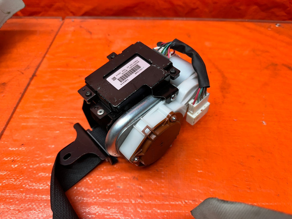 14 24 INFINITI Q50 FRONT  LEFT RIGHT SEAT BELTS W/ PRE CRASH OPTION OEM #Q505