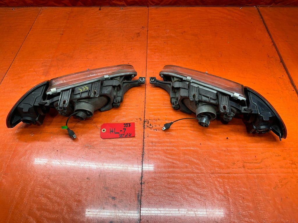 92 95 HONDA CIVIC 2D 3D   HEADLIGHTS LAMPS W/ CORNER LAMPS STANLEY   OEM #33317