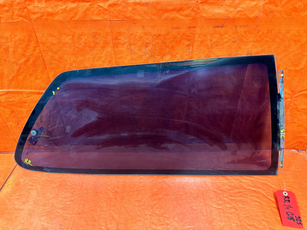 90 91 HONDA CIVIC HATCHBACK   RIGHT  REAR 1/4 QUARTER GLASS WINDOW OEM 3250