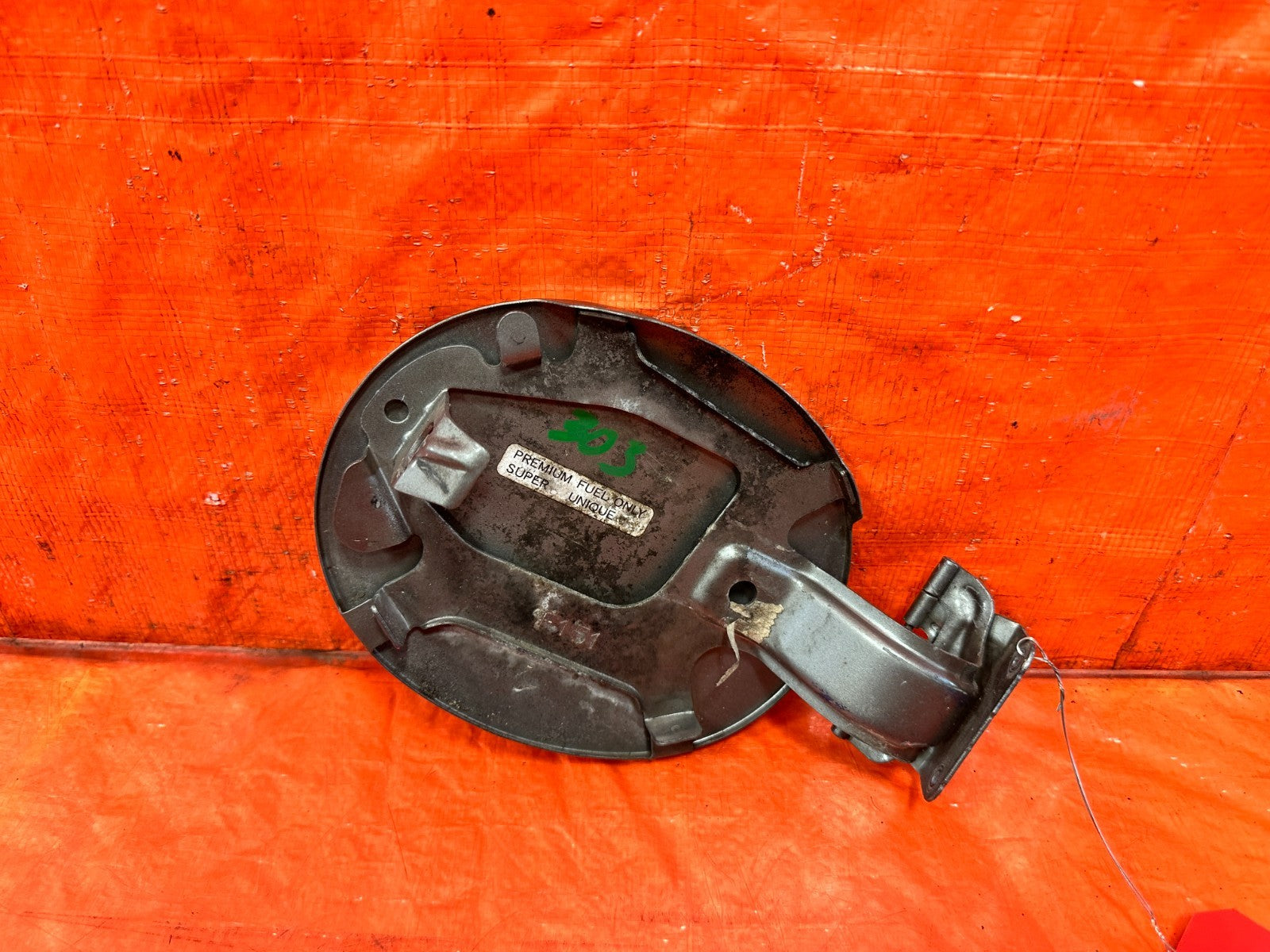 04 11 MAZDA RX8 RX 8   GASOLINE GAS FUEL LID COVER   OEM FACTORY OE 3031