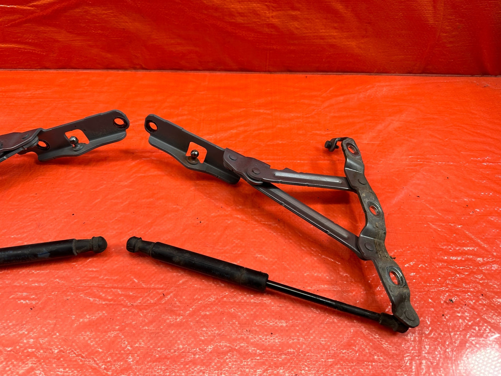 08 15 INFINITI G37 Q60 COUPE   LEFT AND RIGHT TRUNK HINGES   OEM #1904