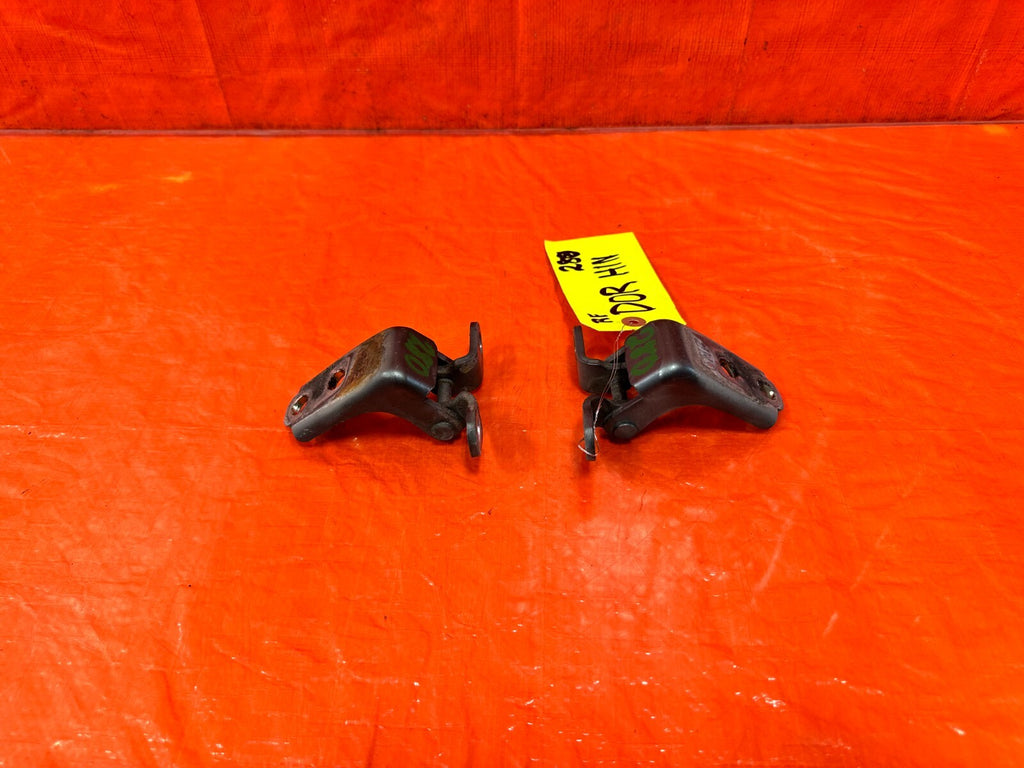 02 06 ACURA RSX   PASSENGER RIGHT FRONT DOOR HINGE SET UPPER LOWER   OEM #2802