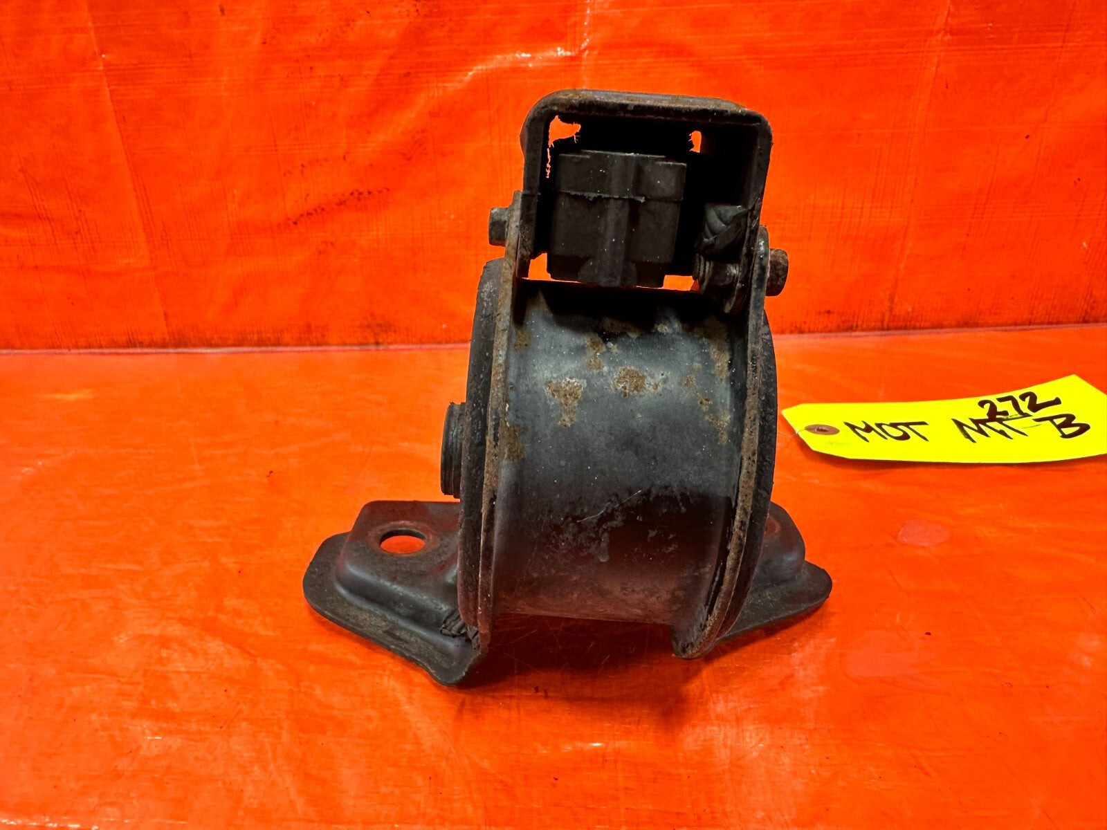 93 97 HONDA DEL SOL   92 95 CIVIC   UPPER MANUAL TRANSMISSION MOUNT OEM #2724