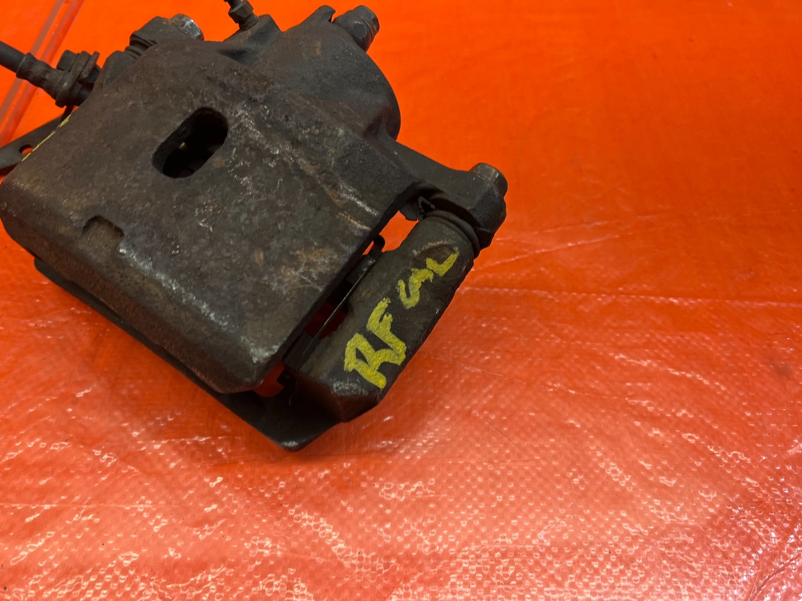 98 02 HONDA ACCORD SEDAN   PASSENGER RIGHT FRONT BRAKE CALIPER   OEM #1674