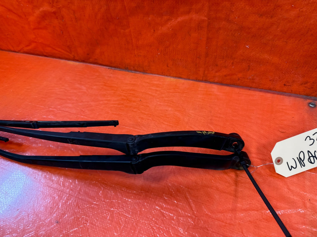 09 15 INFINITI G37 CONVERTIBLE   LEFT & RIGHT WINDSHIELD WIPER ARMS   OEM #3283
