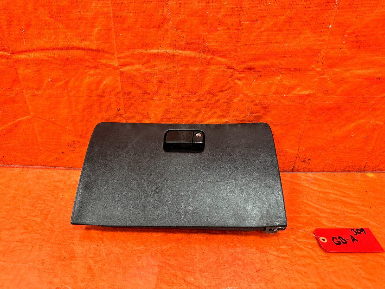 94 01 ACURA INTEGRA 2 & 4 DOOR   GLOVE BOX   BLACK   COLOR   OEM #3090