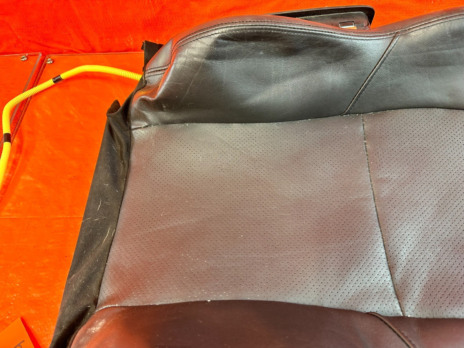 02 04 ACURA RSX   BLACK   RIGHT FRONT UPPER SEAT SKIN LEATHER COVER OEM 2714