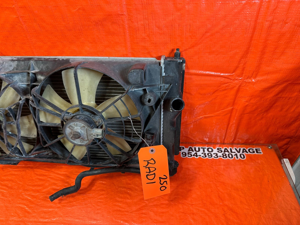 00 05 TOYOTA CELICA GTS MANUAL RADIATOR W/ BOTH COOLING FANS & OVERFLOW TANK OEM5