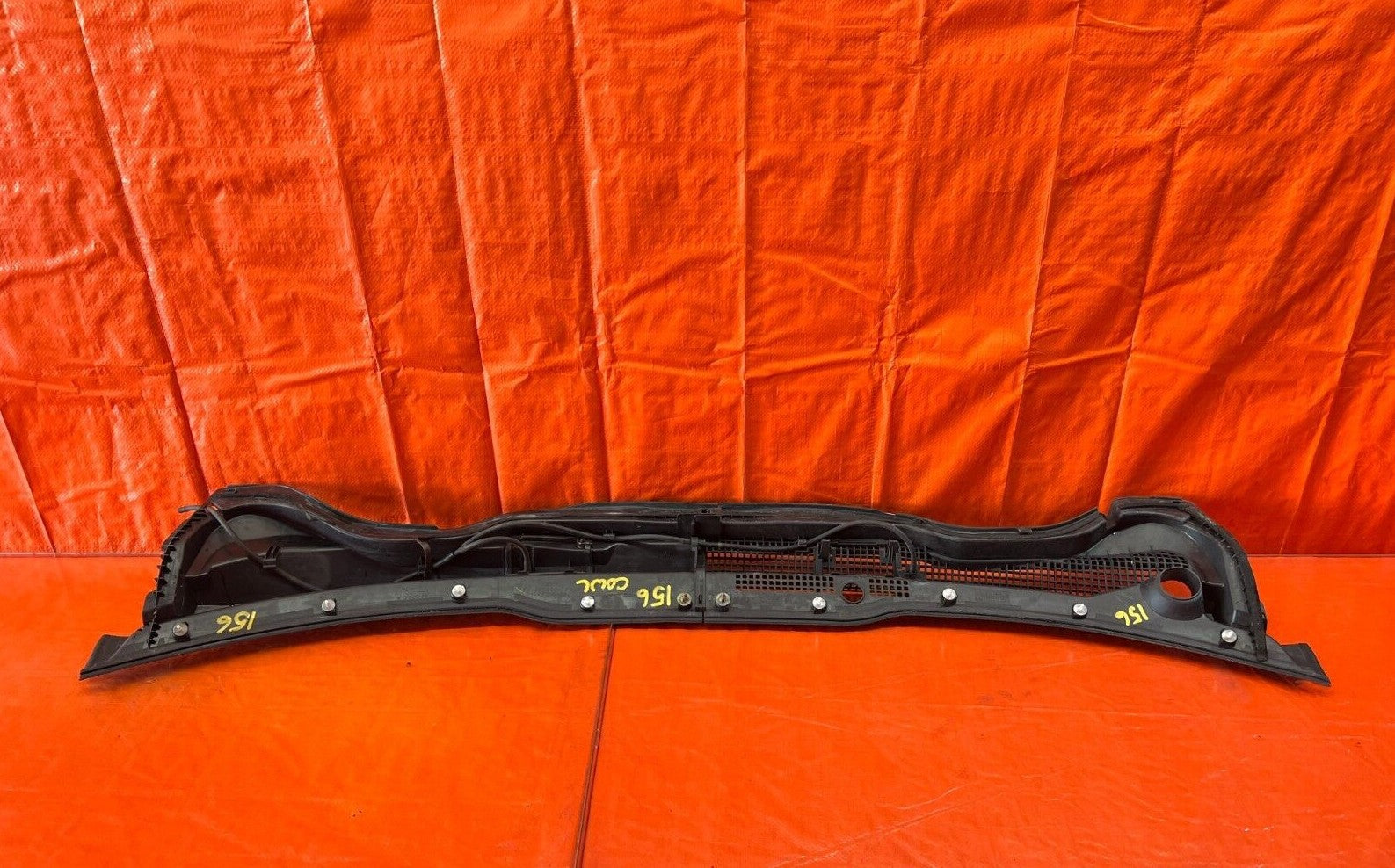 04 05 ACURA TSX   WINDSHIELD WIPER COWL TRIM PLASTIC   OEM FACTORY #1569