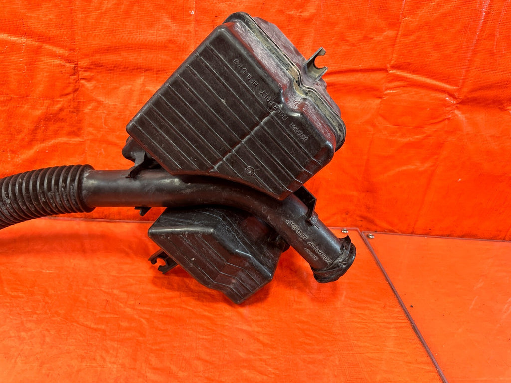 96 00 HONDA CIVIC NON VTEC D16Y7 FACTORY INTAKE SYSTEM AIR BOX W/ ALL ARMS OEM9711