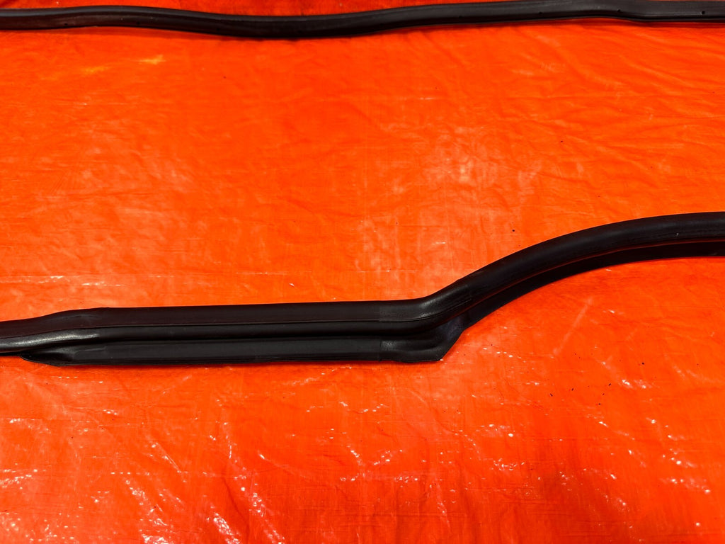 06 11 CIVIC 4D SEDAN   DRIVER LEFT FRONT WEATHER STRIP SEAL GASKET OEM #2708