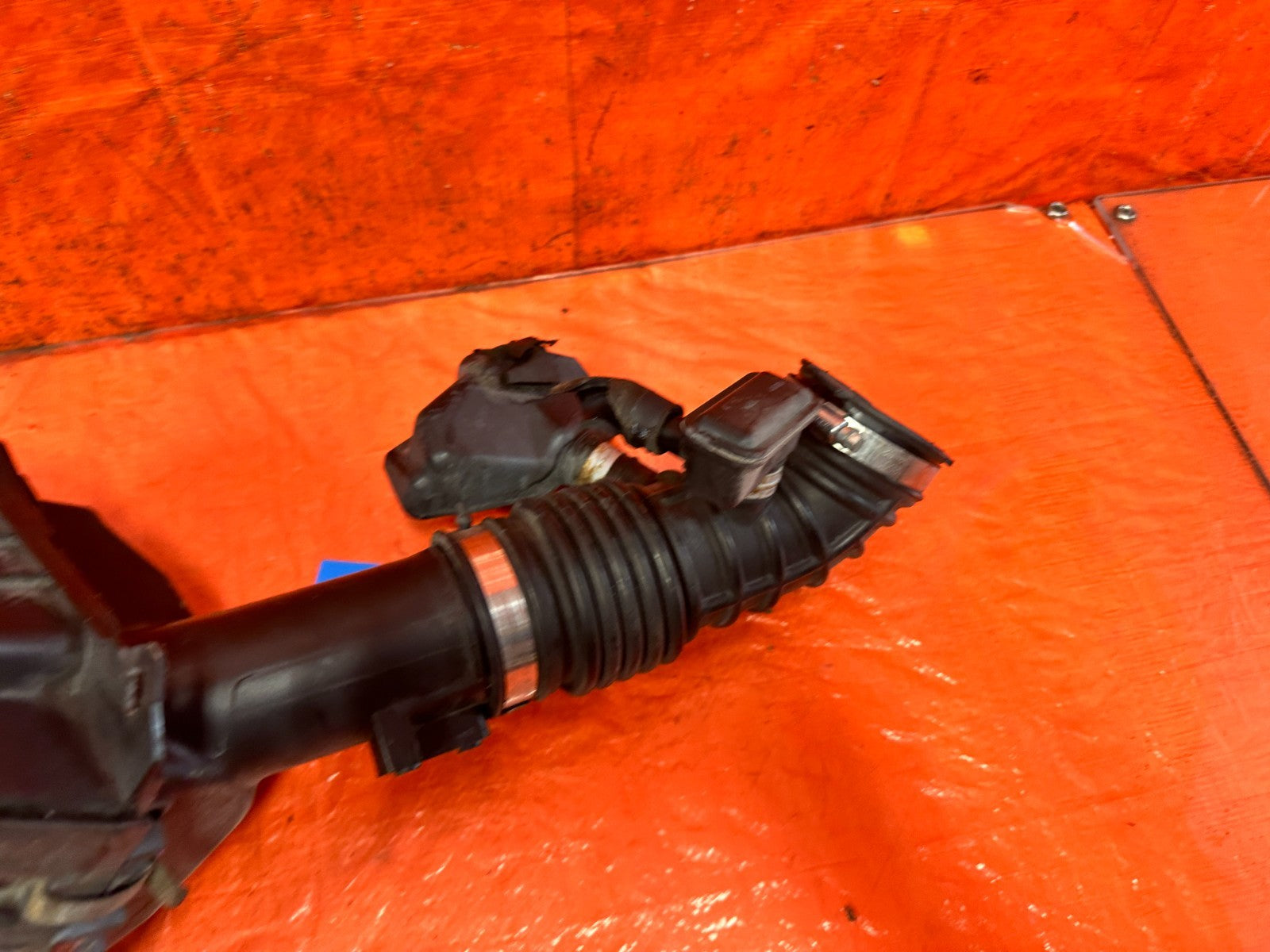 08 15 INFINITI G37 Q60 3.7L LEFT DRIVER AIR CLEANER INTAKE FILTER BOX OEM #3299