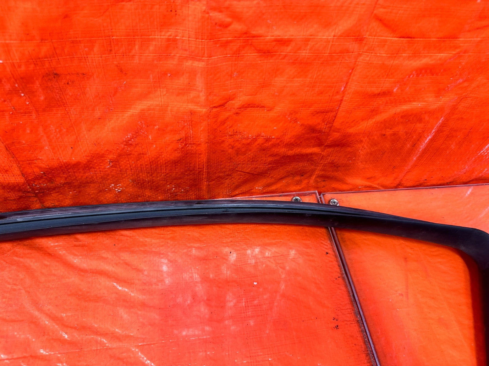 10 16 HYUNDAI GENESIS COUPE   RIGHT DOOR UPPER WEATHER STRIP SEAL OEM #29911